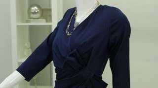 How to Accessorize a Navy Dress : Fashion & Style Tips