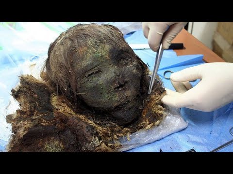 Video: In Het Altai-gebergte Werd Een 1500 Jaar Oude Mummie Met Gympen Gevonden - Alternatieve Mening