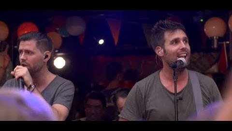 Nick & Simon - Proosten Op De Doden (Official Video)