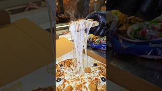 Craveez Kitchen Ka Ultimate Cheese Pull! ??