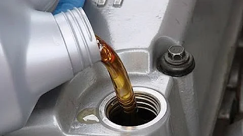 Замена масла в двигателе. Какое моторное масло заливать?