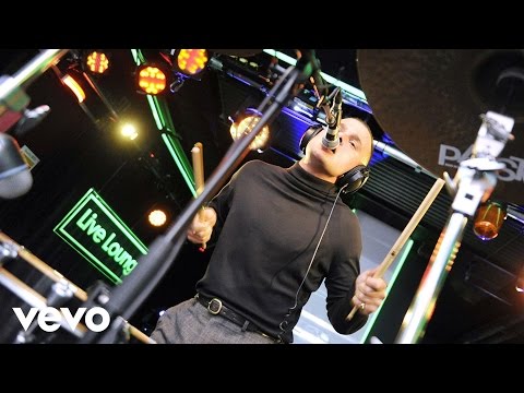 slaves---shutdown-(skepta-cover-in-the-live-lounge)