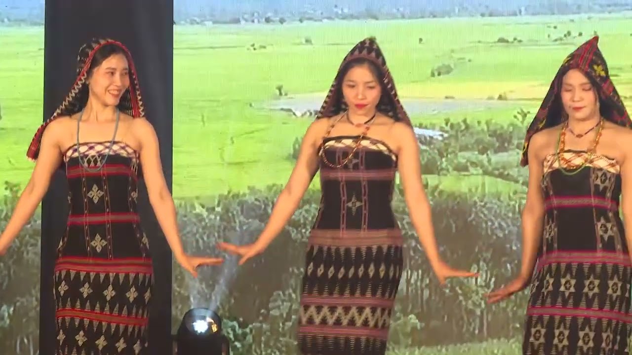 MỪNG LÚA MỚI - trường TH ATing 