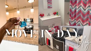 MOVING VLOG | MOVING INTO MY FIRST APARTMENT