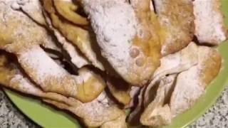 Осваиваю машинку для раскатывания теста.Жарю хворост. Осваиваю машинку для раскатывания теста.Жарю хворост.