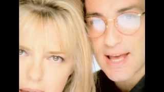 Video thumbnail of "Michel Berger & France Gall - Laissez passer les rêves (Clip officiel)"