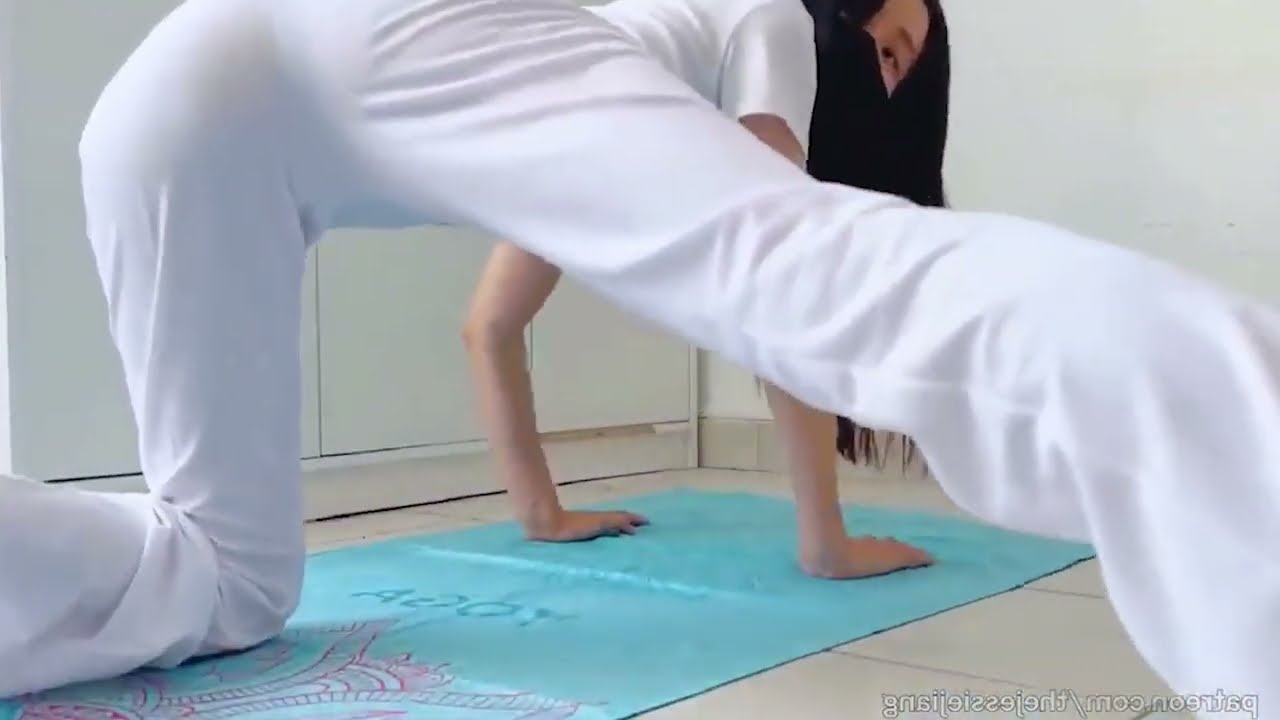 THE GIRL YOGA WEARING WHITE CLOTHES VERY SEXY - YOGA ASMR 2024
