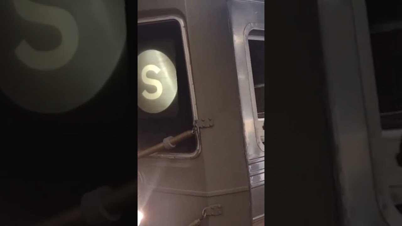  VERY LOUD R68 S Train 2916 Horn Show