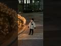 우와~~~🤣 동네 떠나가라 시끄럽게 구는 아기ㅋㅋ 크리스마스 트리 장식이 너무 마음에 들어! 🎄😍 #19개월아기 #육아브이로그 #육아일기 #크리스마스 #수정마을쌍용예가