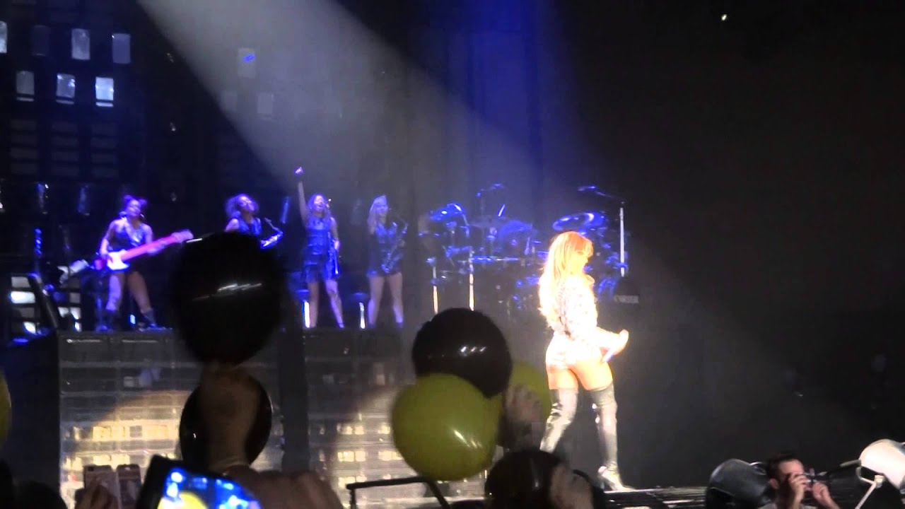 Beyonce - I Will Always Love U, Heaven, XO & Halo(Outro) - THE MRS. CATER WORLD TOUR Barcelona 2014