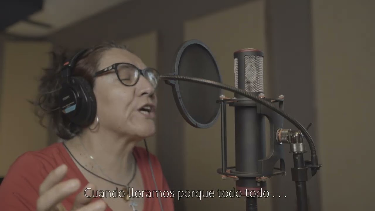 Marcela Cardenas - Una Aventura (Video Oficial)