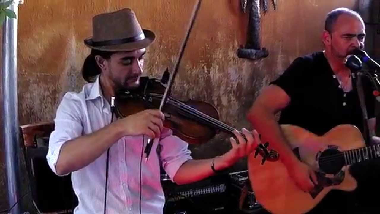 MAD WORLD  - tears for fears acoustic cover by the Lawrence Collins Band (live)