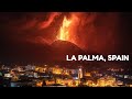 La lava incandescente de un volcán en la isla española de La Palma llega al Océano Atlántico