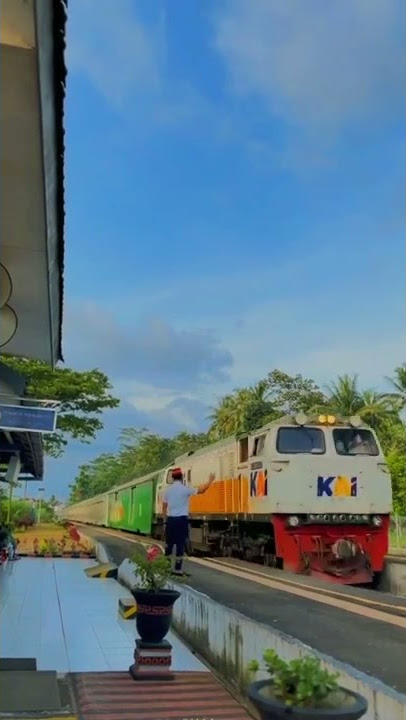 Story 30 detik kereta api aesthetic keren 😍||KERETA API MASINIS TERBARU 2022