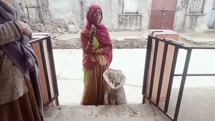 एक गरीब की कभी भी मजाक नहीं बनाना चाहिए||गरीबी किसी भी वक्त आ सकती है||कड़वा है पर सच है||भिखारी मां