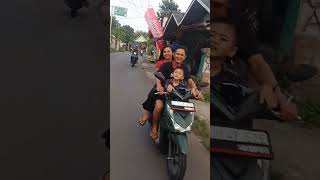 Boss Sinyo Ma Anak Bininya, Mau Kemana Tuh Sore Sore...
