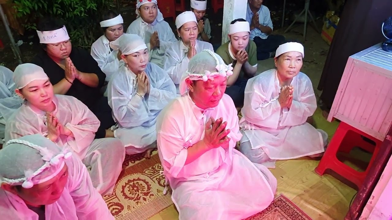 Ngày cuối cùng dâng cơm cho mẹ kính yêu.