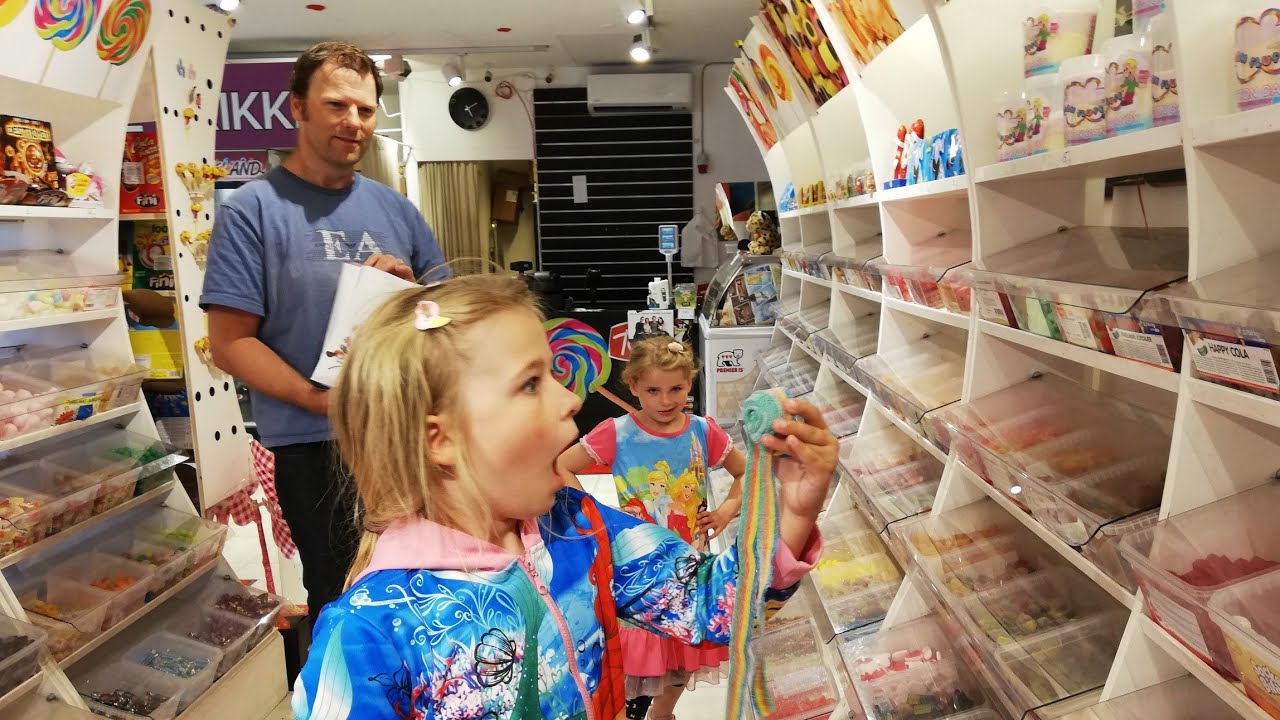 Fredags hygge🍬Pigerne blander fredags slik 🍬 Candy 🍫