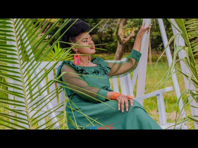 BETTY BAYO NEW SONG KAANA Official  VIDEO dial class=