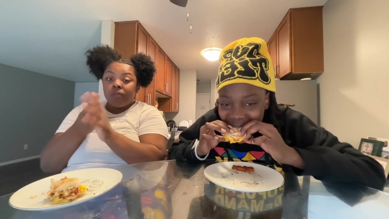 Breakfast mukbang with us!!!! 