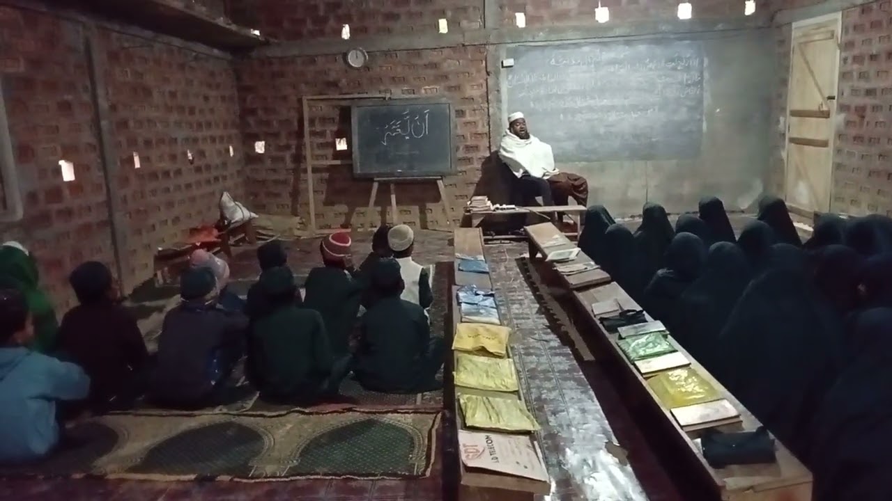 سورۃ الماعون پڑھاتے ہوئے وڈیو دیکھیں اور شیئر سسکرائب کریں 