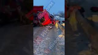 Столкновение двух грузовиков и легковушки в ХМАО