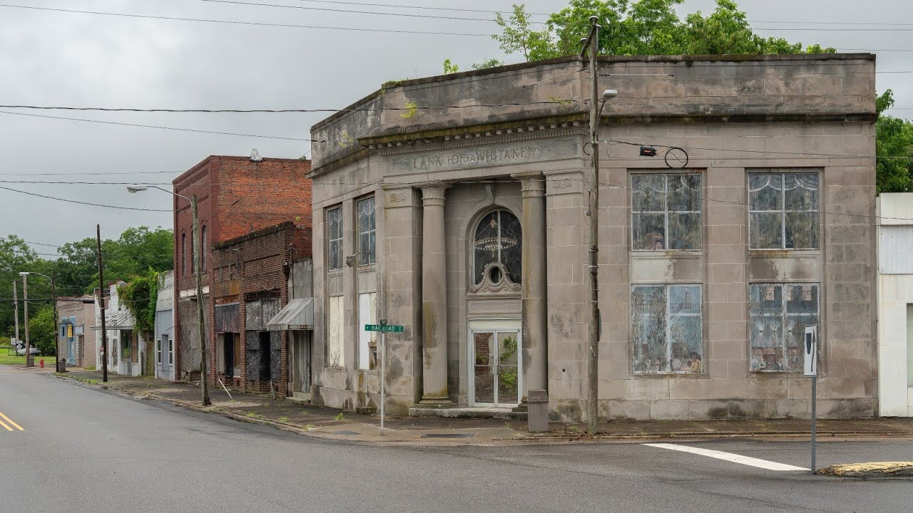 Uncovering an American Tobacco Ghost Town - Whitakers, NC
