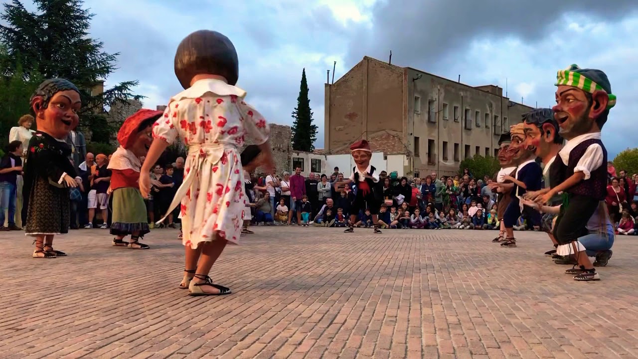 "Ballet de la cadena" dels nanos de Reus