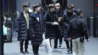 180206 골든 차일드 (Golden Child) 더쇼 퇴근길 4K 직캠 / Fancam by -wA-