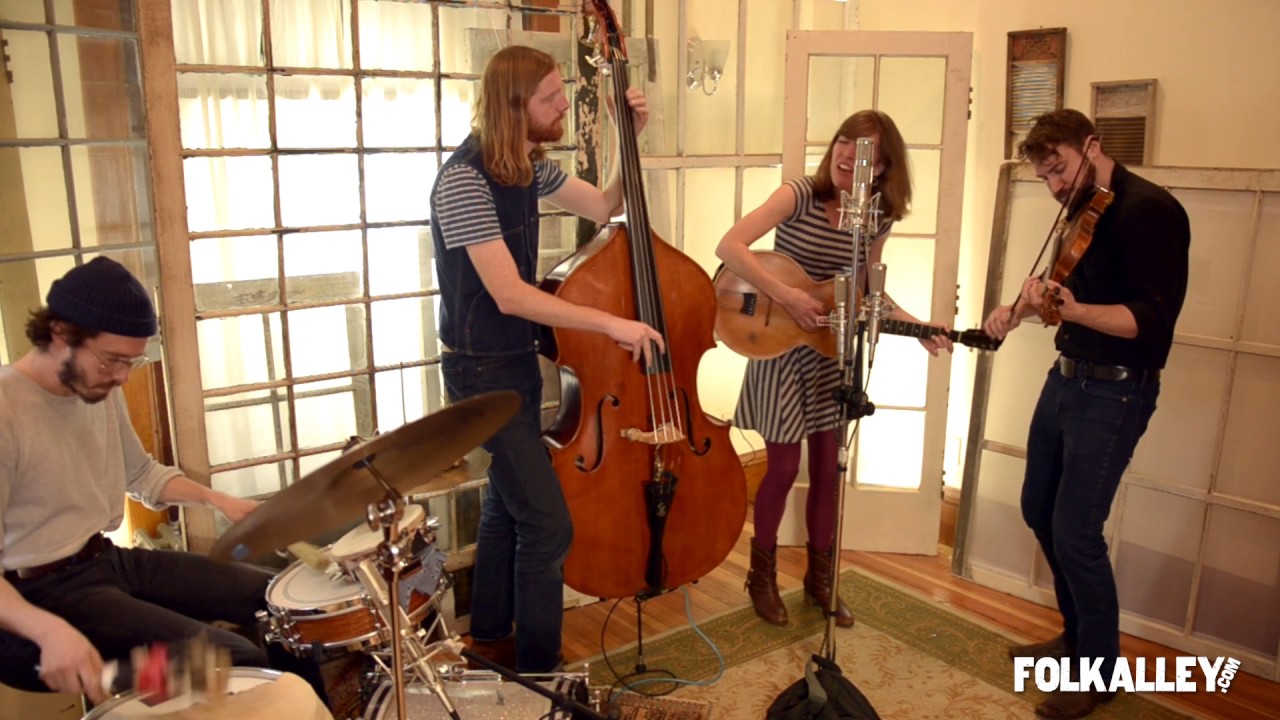 Folk Alley Sessions: The Stray Birds - "Hands of Man"