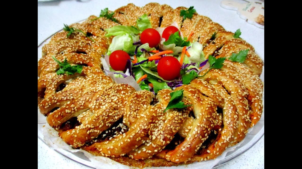 מאפה קריספי מעלף זר בצק עם בשר צנוברים ופטריות משגע להגשה בקלי קלות הערוץ הרשמי ליהי קרויץ