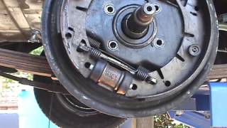 MG MGB Differential Maintenance Spacer replacement by mikeatyouttube 22,477 views 8 years ago 9 minutes, 59 seconds