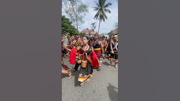 Pasukan merah suku dayak kalimantan barat