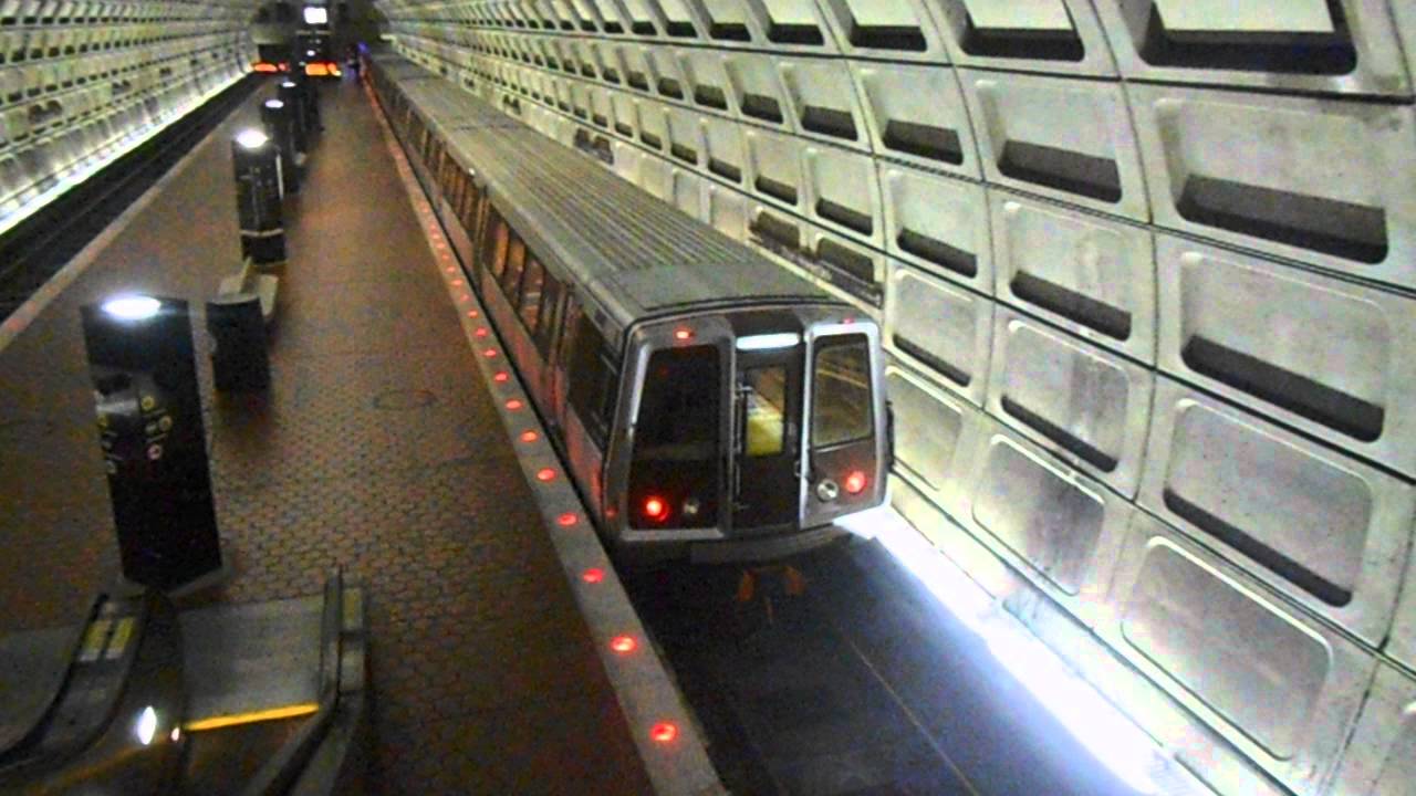 DC Metro (WMATA) FortTotten bound Yellow line train at ShawHoward U