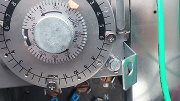 Refrigeration: Paragon defrost clock basic overview.