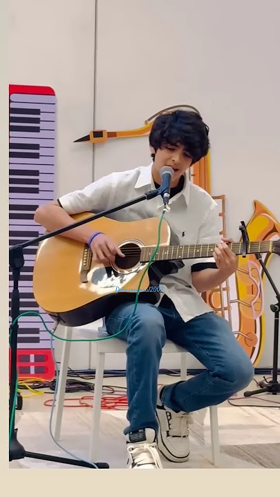 Hridhaan roshan 🎤🎧🎵🎼🎸🎸#hrithikroshan #hrx #hridhaan #song #gitar #song #music #highlights #hrehaan