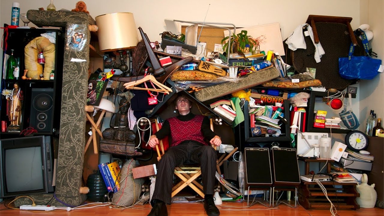 将自己活埋！丧心病狂的强迫性囤积症【寰球大百科145】 - YouTube
