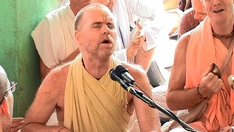 Aindra Dasa - exclusive video. Kirtan at Radha Kunda.12.10.2008 part1