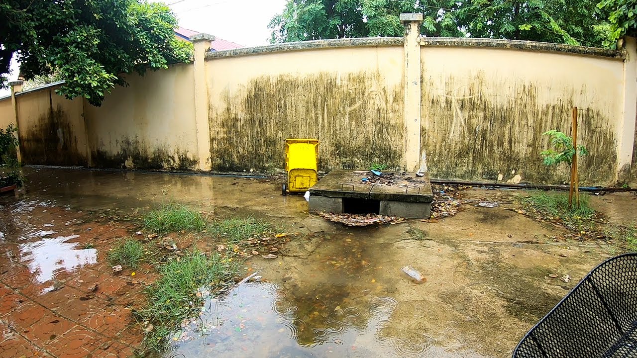 Remove Trash Flow Clogged On Culvert Drain In Primary School - YouTube