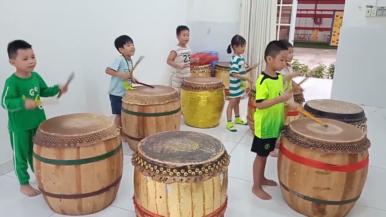 Đội trống khai giảng