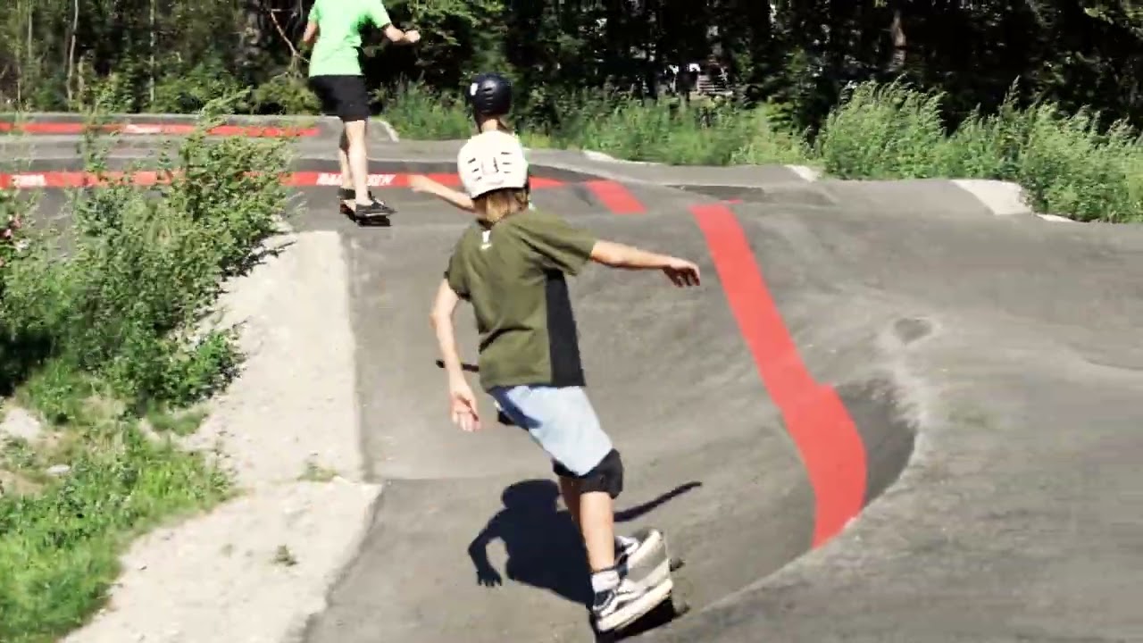 GORILLA Pumptrack- Skateboard Tutorial, Wellen pumpen - YouTube