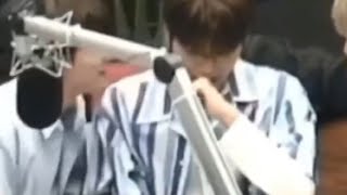 TREASURE Jeongwoo CRYING after singing (can't take my eyes off you') Resimi