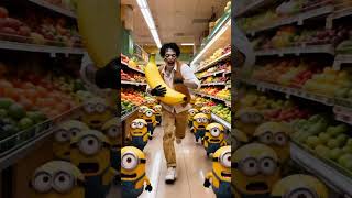 Comprando banana con los minios