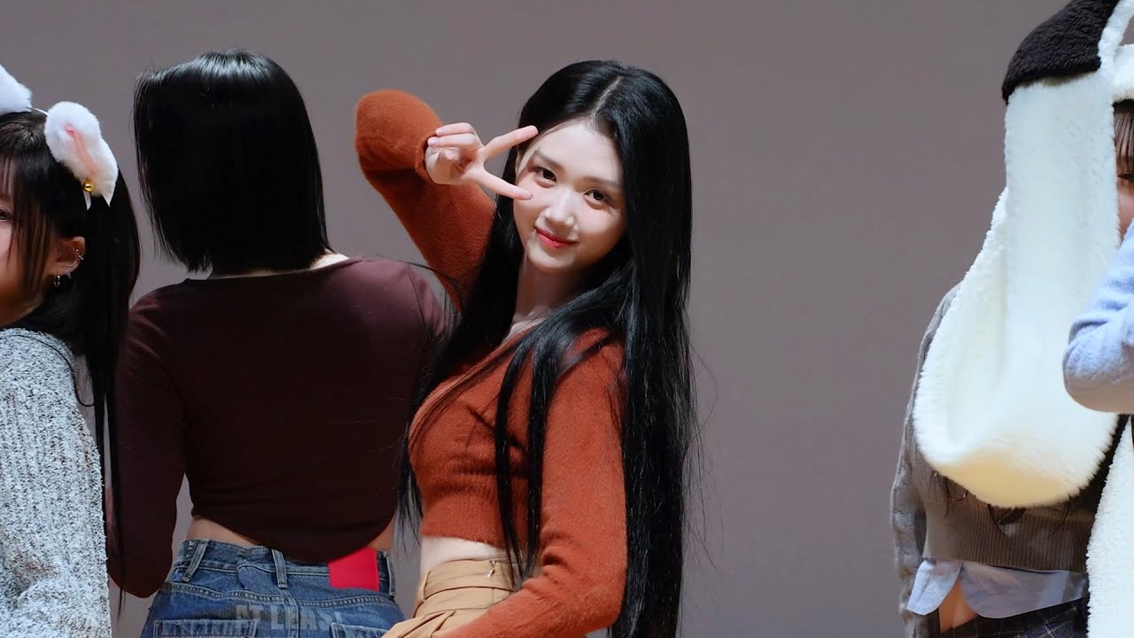 [4K] 241117 tripleS 트리플에스 VV 공유빈 - Hit the Floor 직캠 fancam @팬사인회