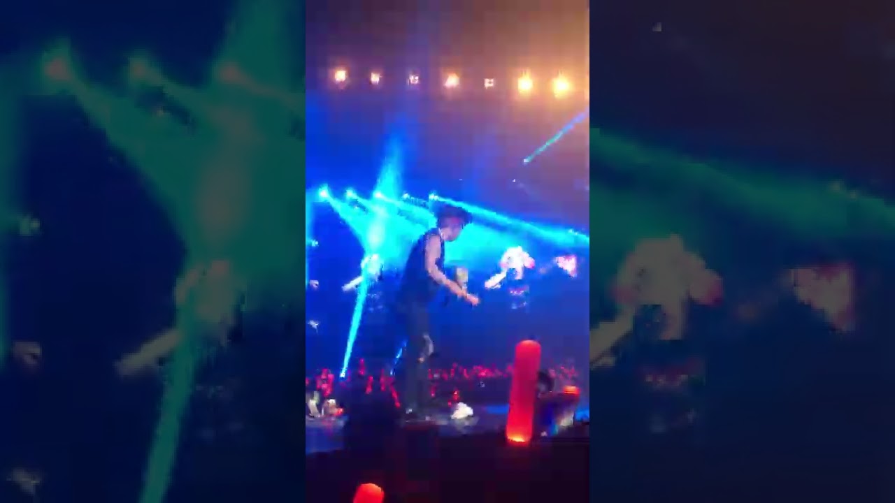 AIVD Fancam - iKON Dumb and Dumber - iKONCERT in SG 24.07.2016