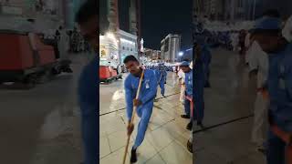 Quickest Cleaning Service In the World at Masjid Al Haram | Makkah Live #ytshorts #shorts