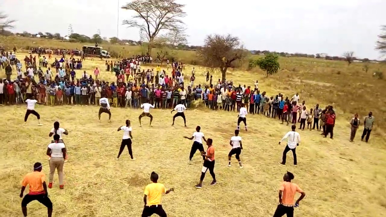 Bhudagala Kapigwa fimbo na shinje original kabaki na gari yake na madance wake