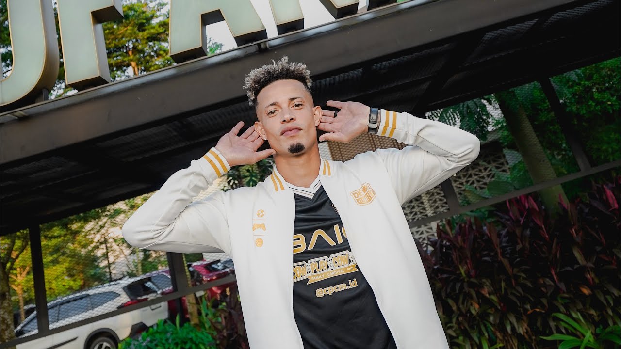 Noah Sadaoui Joins The Squad For The First Time! 🤝 | Daily Access