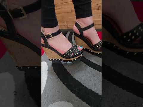 Model engine crushed in wedges #asmrcrush #asmrcrunch #modelcarcrush #asmrsounds #crushingasmr