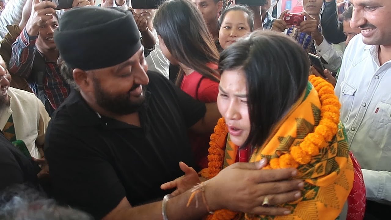 Jamuna Boro International Boxer Welcome by Her Fans In Guwahati Airport